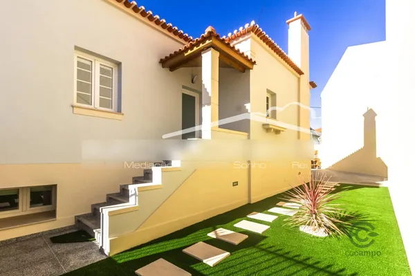 Casa de 0,0264 ha en venta en Nazaré, Leiria