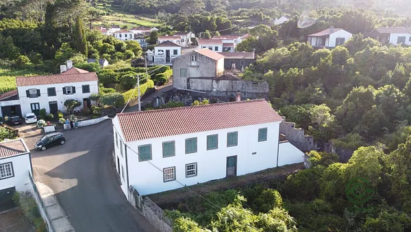 Casa de 0,1004 ha en venta en São roque do pico, Açores