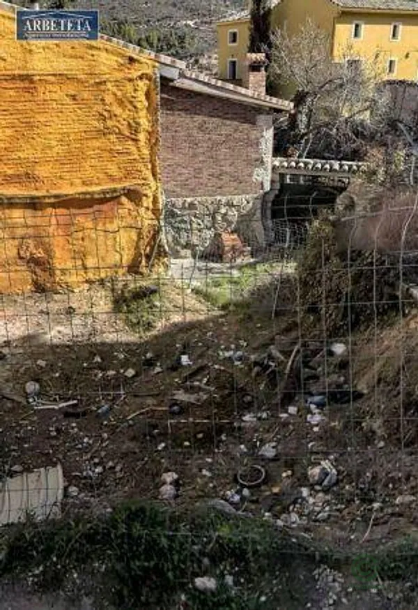 Terreno urbano de 0,0061 ha en venta en Brihuega, Guadalajara