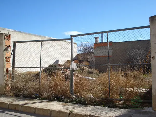 Terreno urbano de 0,06 ha en venta en Salobral, Albacete