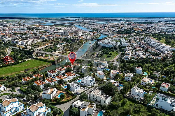 Casa de 0,0156 ha en venta en Tavira (santa maria e santiago), Algarve