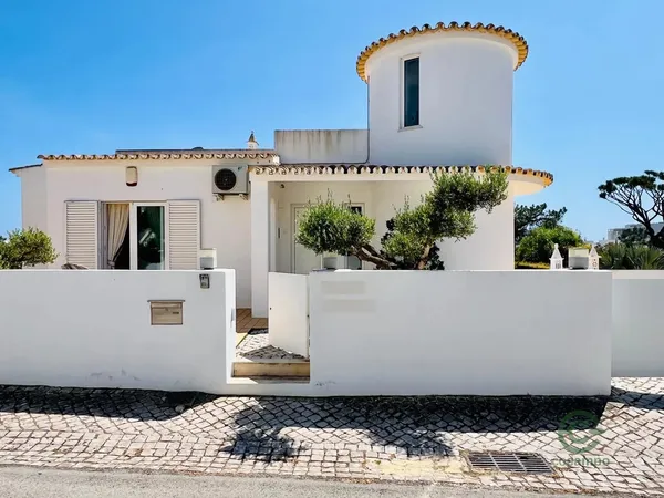 Casa de 0,036 ha en venta en Loulé, Faro