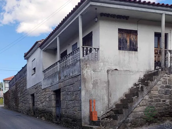 Casa de 0,014 ha en venta en Valtorno e mourão, Bragança