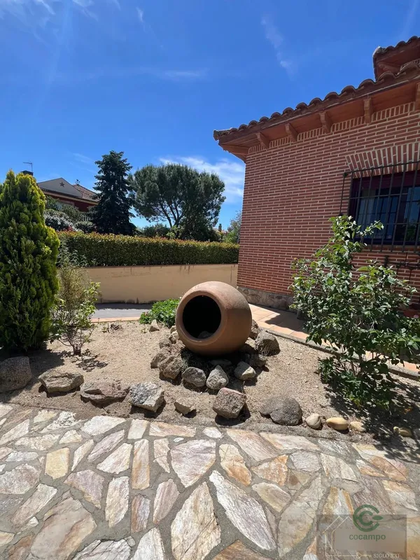 Casa de 0,11 ha en venta en Boadilla del monte, Madrid