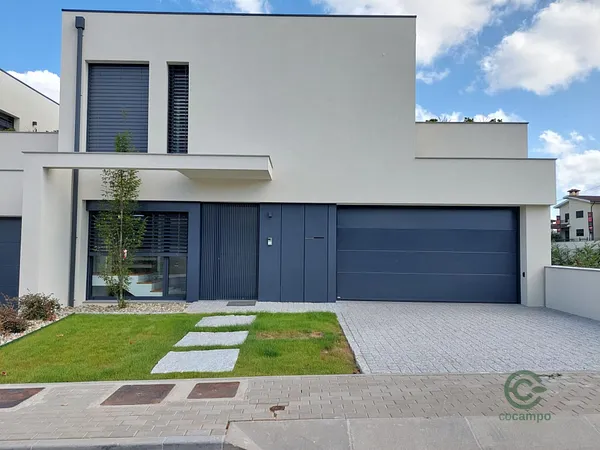 Casa de 0,0387 ha en venta en Braga, Braga