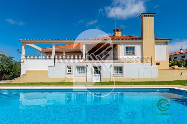 Casa de 0,464 ha en venta en Tomar e santa maria dos olivais, Santarém