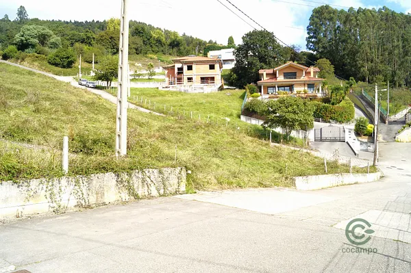 Terreno urbano de 0,35 ha en venta en Oviedo, Asturias