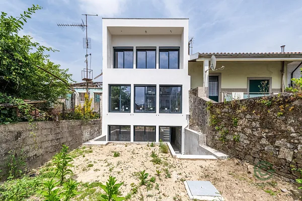 Casa de 0,0299 ha en venta en Braga, Braga