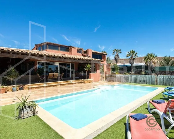 Casa de 0,15 ha en venta en Las palmas