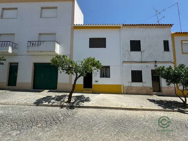 Casa de 0,0102 ha en venta en Alter do chão, Portalegre