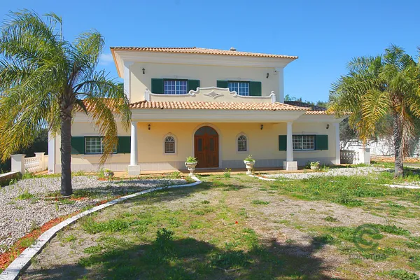 Finca rústica de 0,2 ha en venta en Loulé, Faro