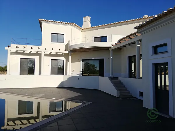 Casa de 0,278 ha en venta en Loulé, Faro