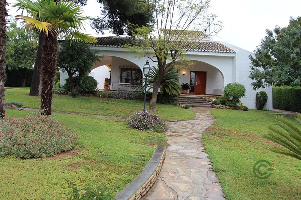 Casa de 0,1778 ha en venta en Torrent, Valencia