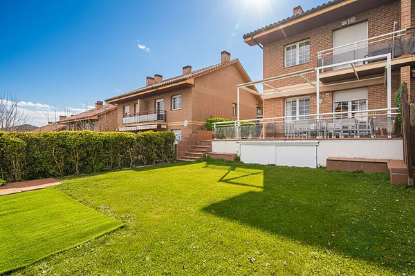 Casa de 0,0325 ha en venta en Gorraiz, Navarra