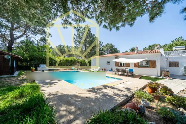 Casa de 0,11 ha en venta en Aljezur, Faro