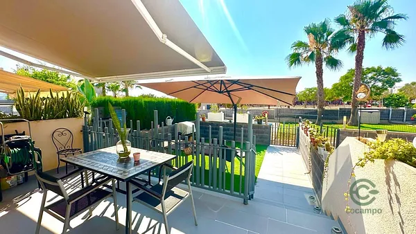 Casa de 0,0115 ha en venta en Torrevieja, Alicante