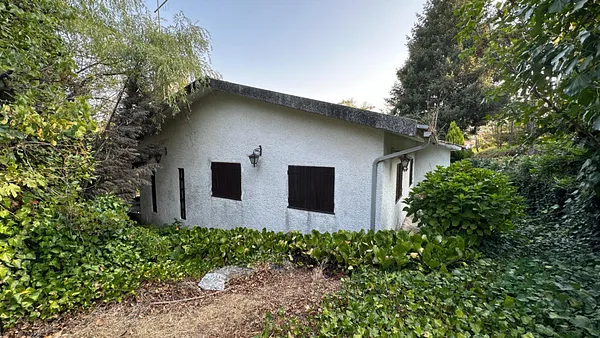 Casa de 0,085 ha en venta en Vouzela, Viseu