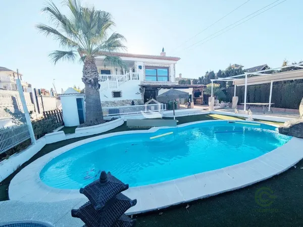 Finca de recreo de 0,11 ha en venta en Jaen, Jaen