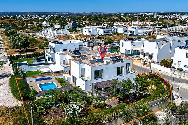 Casa de 0,0877 ha en venta en Tavira (santa maria e santiago), Algarve