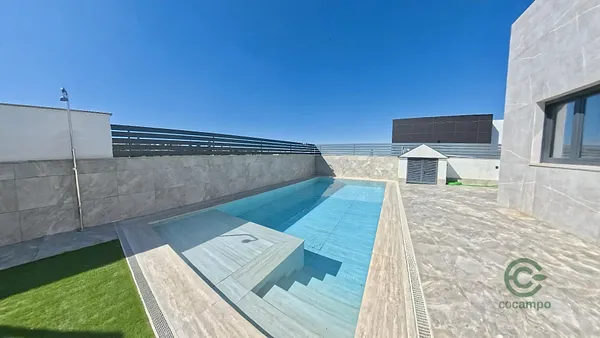 Casa de 0,0524 ha en venta en La zubia, Granada