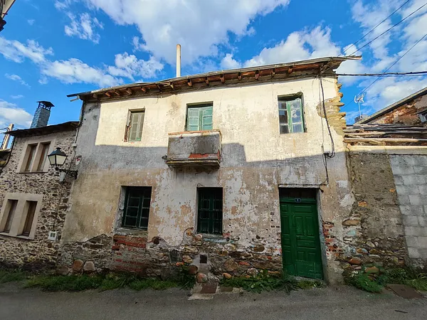 Casa de 0,01 ha en venta en León