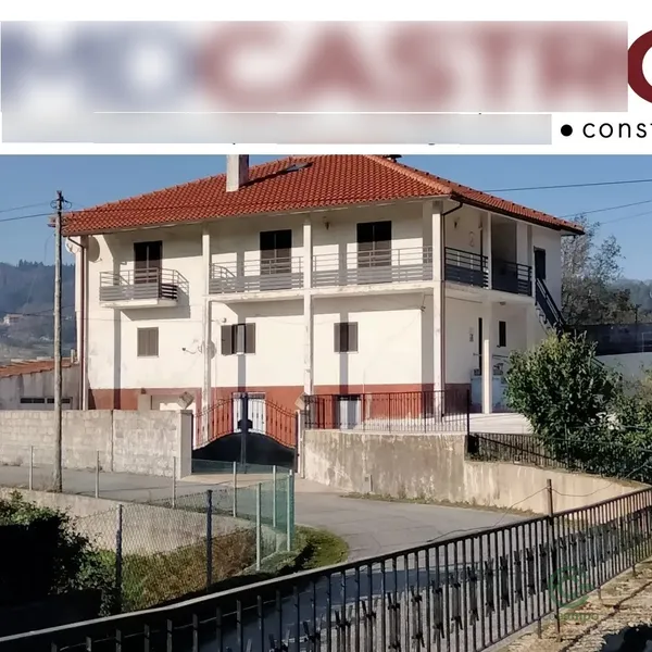 Casa de 0,25 ha en venta en Arcos de valdevez, Viana do castelo