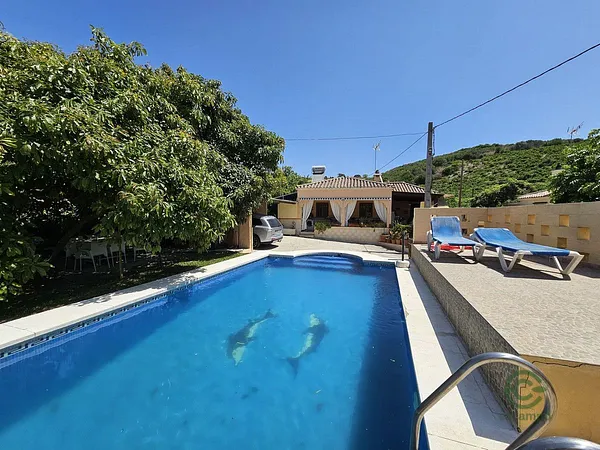 Finca rústica de 0,3 ha en venta en Casares, Malaga