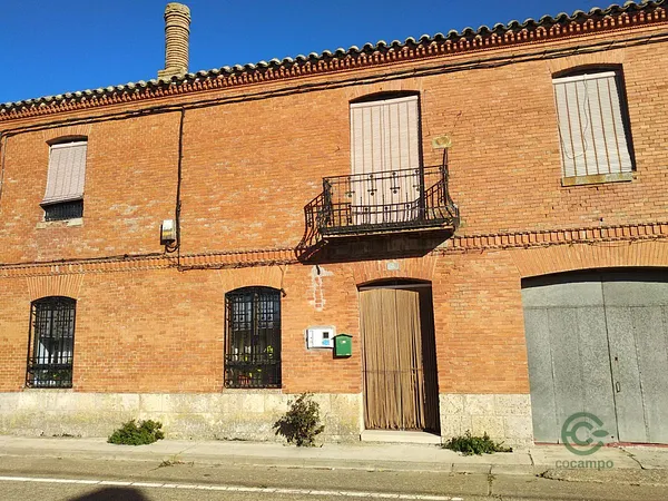 Casa de 0,0327 ha en venta en Perales, Palencia