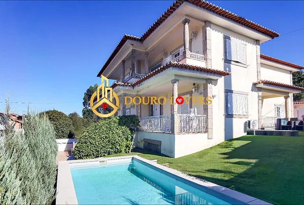 Casa de 0,0574 ha en venta en Paços de ferreira, Porto