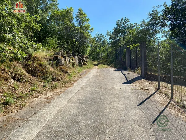 Terreno urbano de 0,3 ha en venta en Ourense, Orense