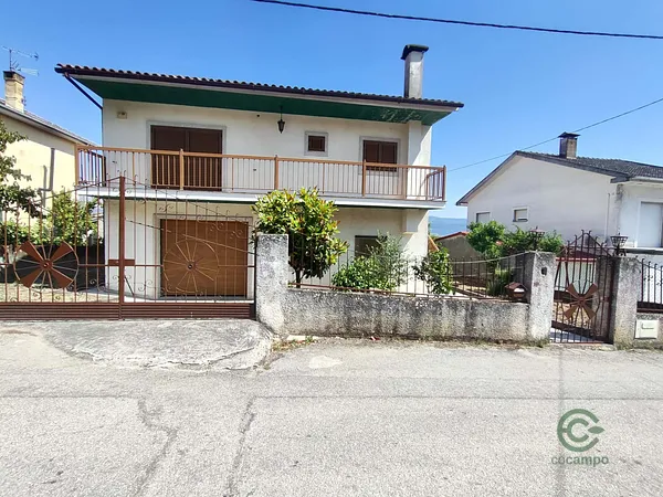 Casa de 0,0398 ha en venta en Santa cruz/trindade e sanjurge, Vila real