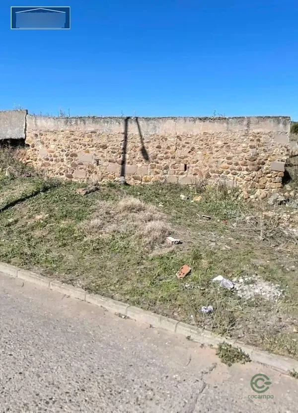 Terreno urbano de 0,0416 ha en venta en Humanes, Guadalajara