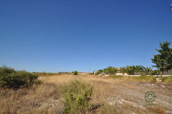 Terreno urbano de 0,5 ha en venta en Macisvenda, Murcia