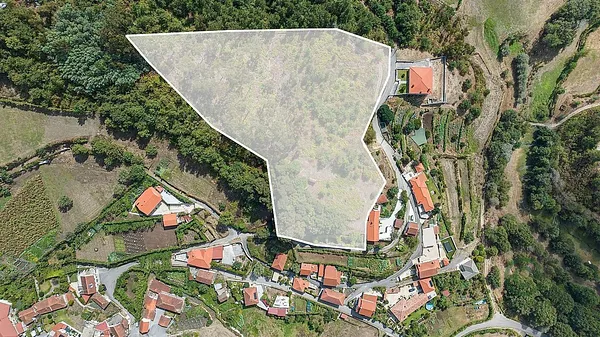 Casa de 1,35 ha en venta en Bragança