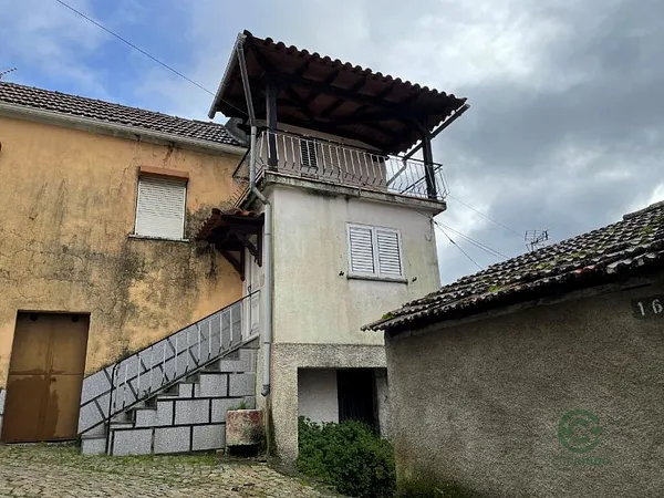 Casa de 0,0128 ha en venta en Carregal do sal, Viseu