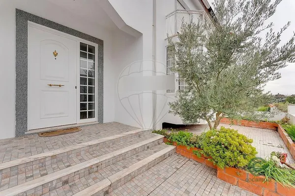 Casa de 0,0193 ha en venta en Águeda, Aveiro