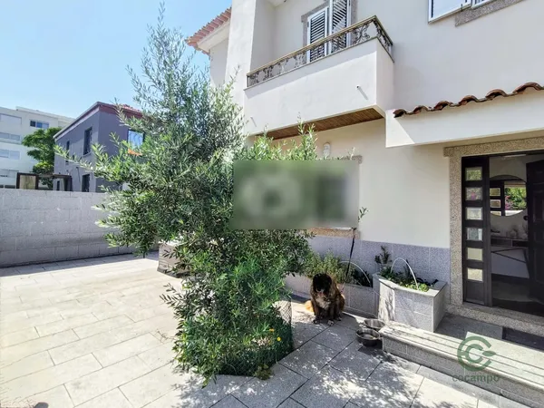 Casa de 0,0248 ha en venta en Ramalde, Porto