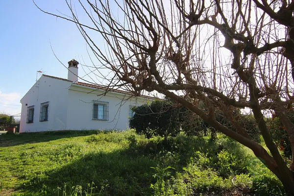 Finca rústica de 0,4 ha en venta en Cártama, Malaga