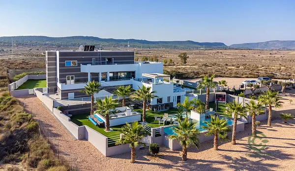 Finca rústica de 1,6 ha en venta en San miguel de salinas, Alicante
