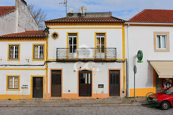 Casa de 0,008 ha en venta en Alter do chão, Portalegre