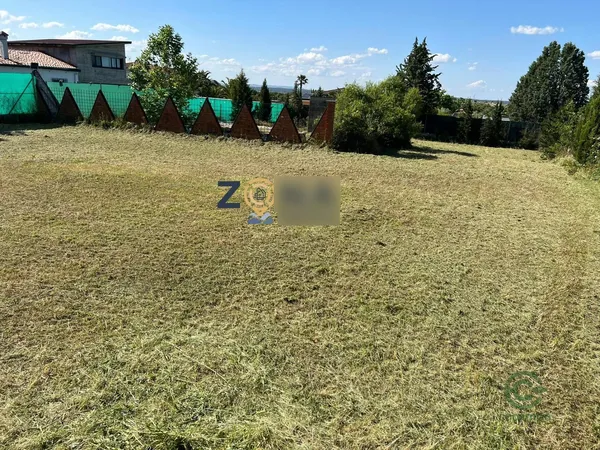 Terreno urbano de 0,1325 ha en venta en Malpartida de caceres, Caceres