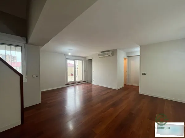 Casa de 0,0062 ha en venta en Pamplona, Navarra