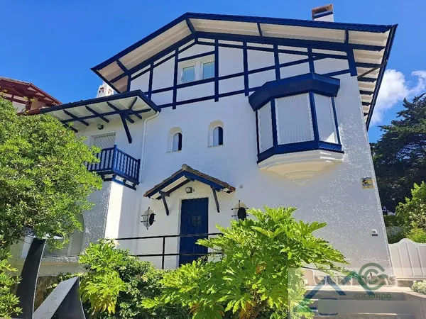 Casa de 0,0518 ha en venta en Santander, Cantabria