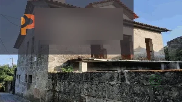 Casa de 0,012 ha en venta en Carregal do sal, Viseu
