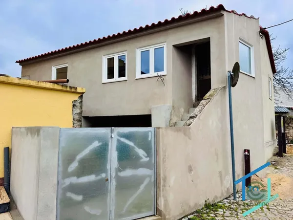 Casa de 0,009 ha en venta en Alvaiázere, Leiria