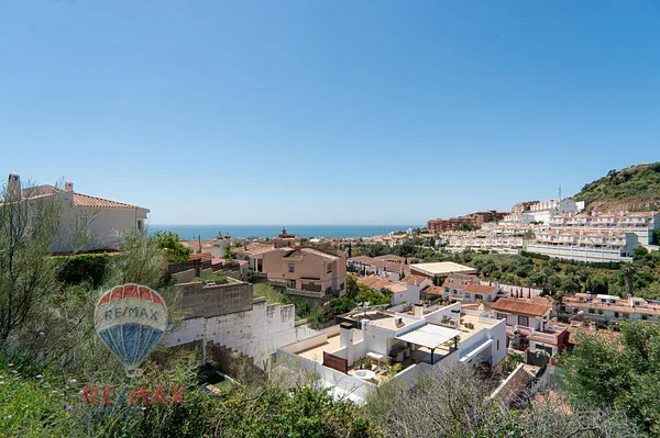 Terreno urbano de 0,0779 ha en venta en Rincón de la victoria, Malaga