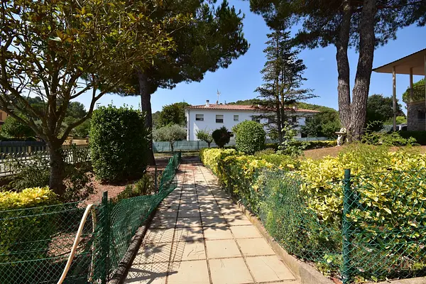 Finca de recreo de 0,2139 ha en venta en Begues, Barcelona
