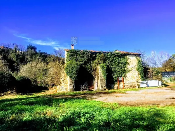 Finca rústica de 0,5659 ha en venta en Besalú, Girona