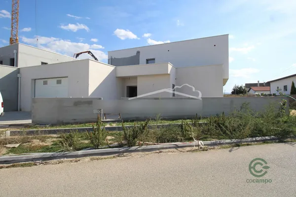Casa de 0,05 ha en venta en Batalha, Leiria