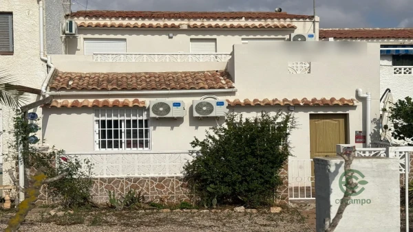 Casa de 0,0086 ha en venta en Torrevieja, Alicante